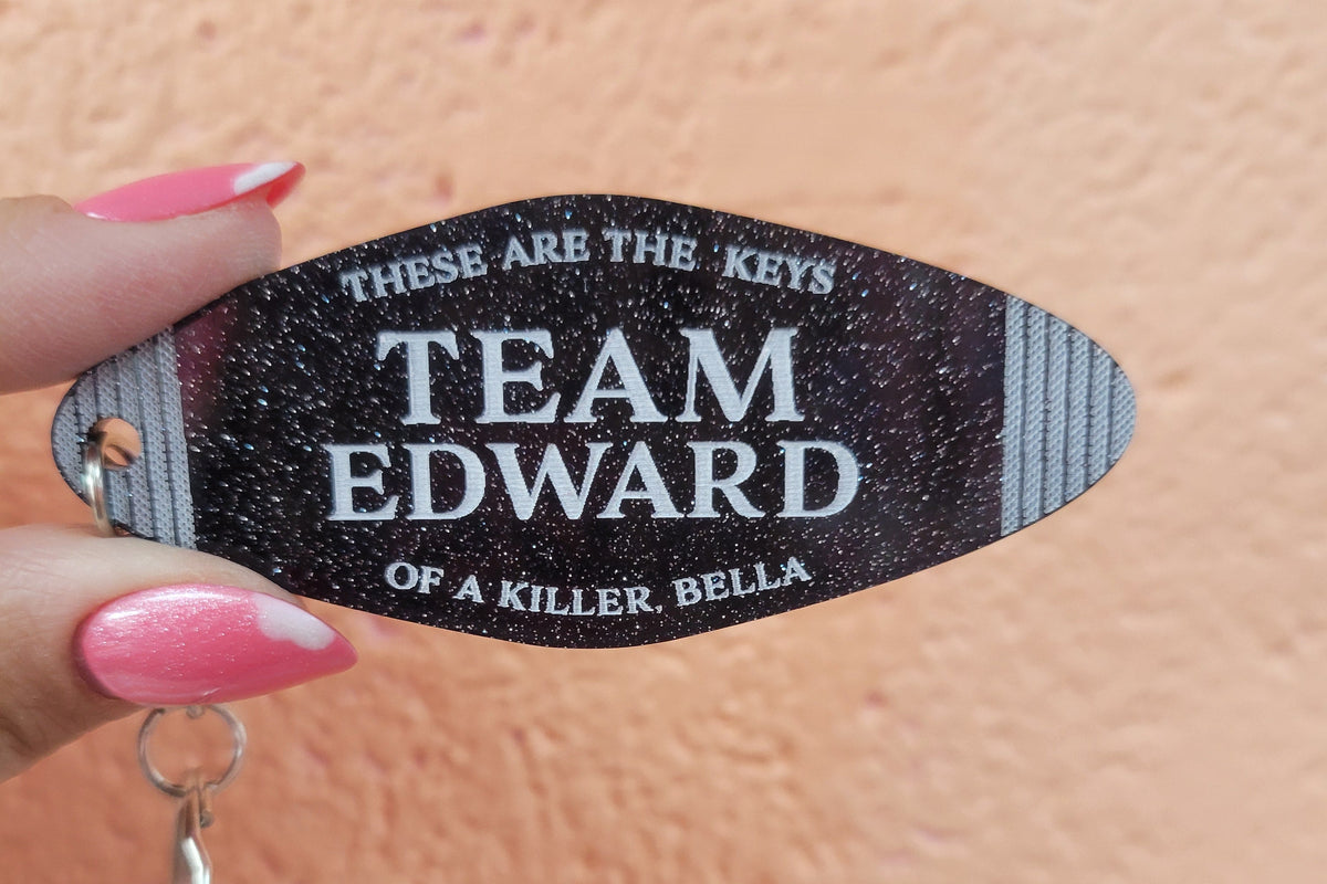 "Team Edward" Motel Keychain