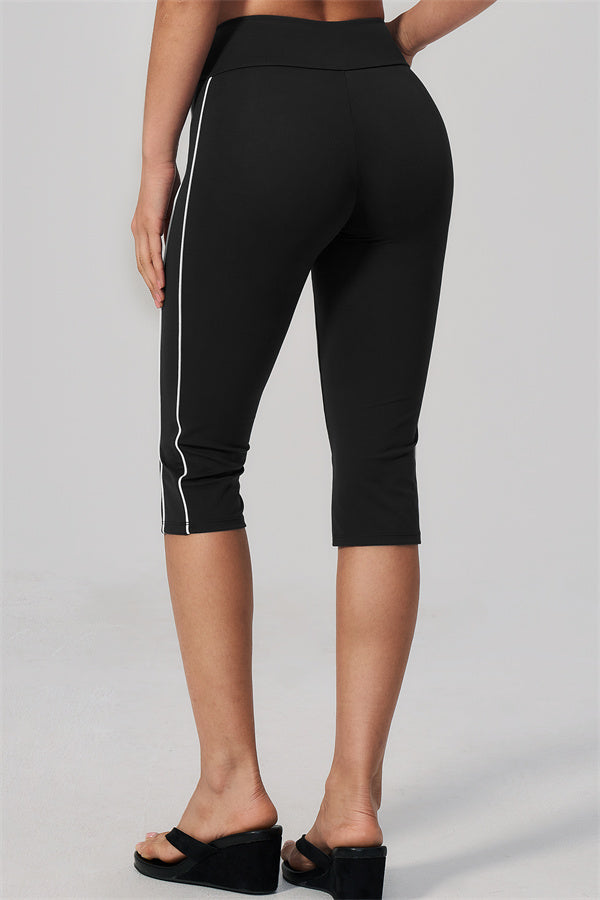The Breathe Sports Bra Capri Leggings 2-Piece Set