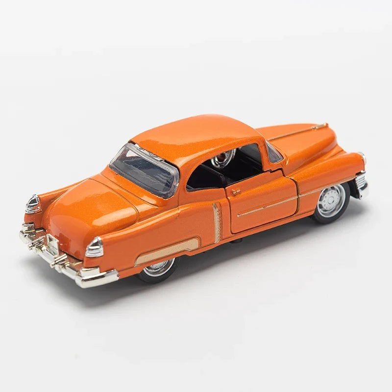 1:32 Alloy Diecast CadillacS Vintage Car Model Classic Pull Back Car Miniature Vehicle Replica For Collection Gift for Kids