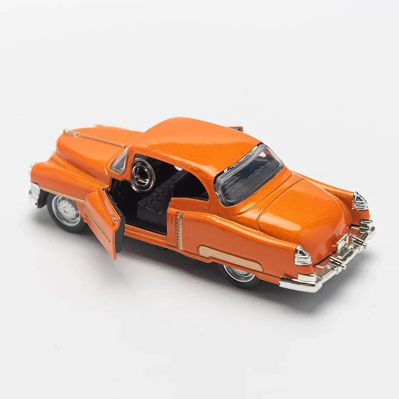 1:32 Alloy Diecast CadillacS Vintage Car Model Classic Pull Back Car Miniature Vehicle Replica For Collection Gift for Kids