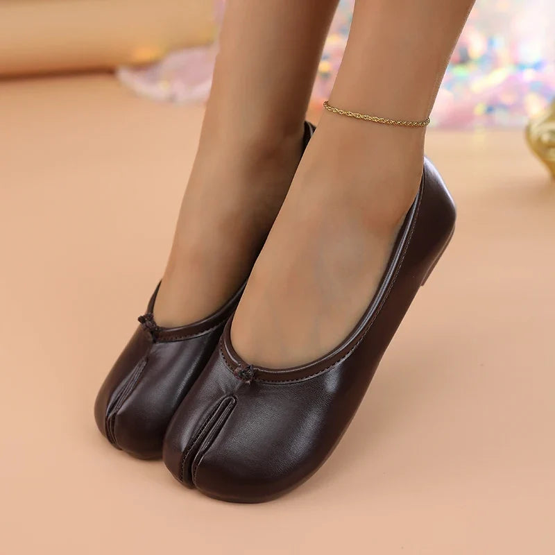 2025 Women's Leather Toe Separator Loafers Flat Comfortable Slip-On Breathable Casual Shoes