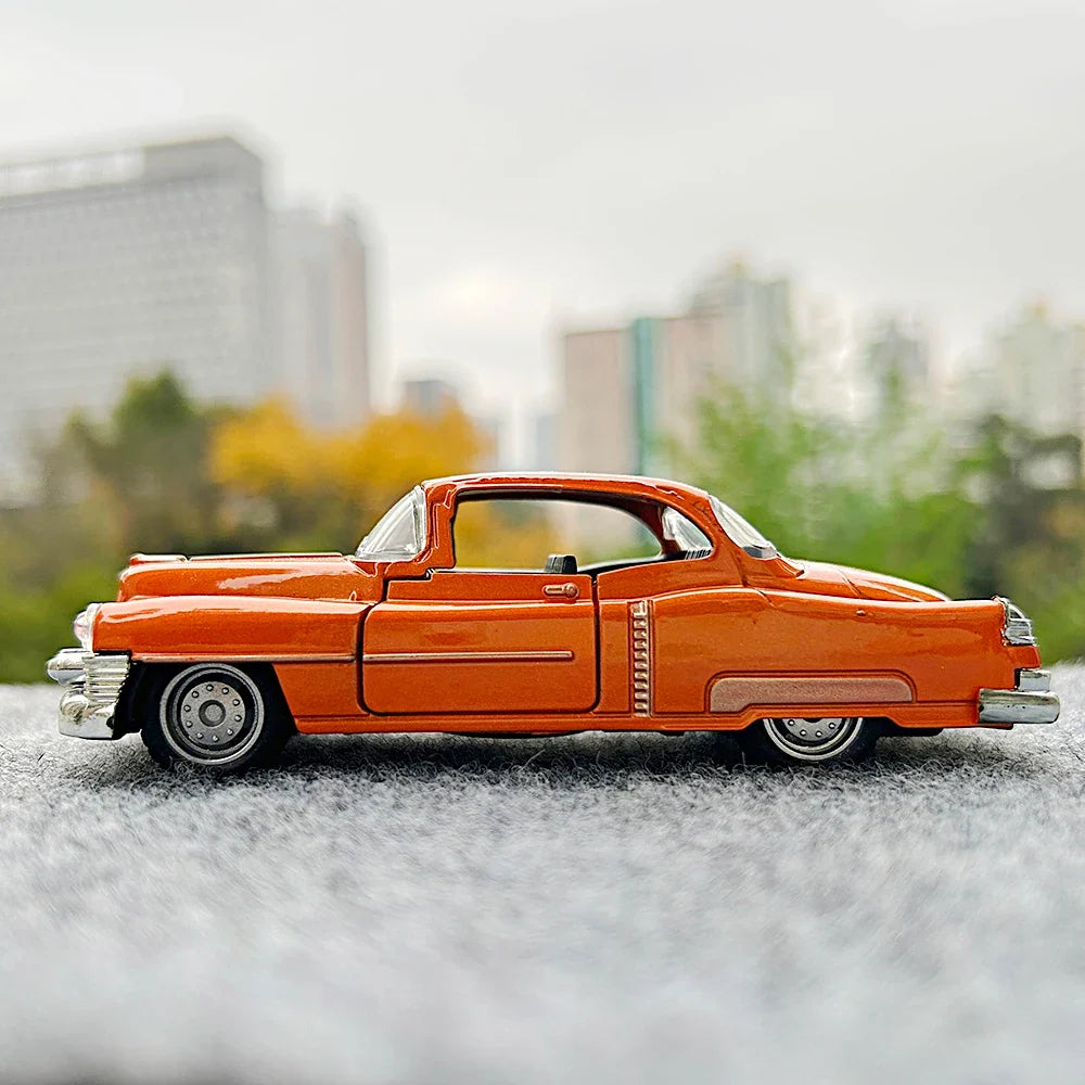 1:32 Alloy Diecast CadillacS Vintage Car Model Classic Pull Back Car Miniature Vehicle Replica For Collection Gift for Kids