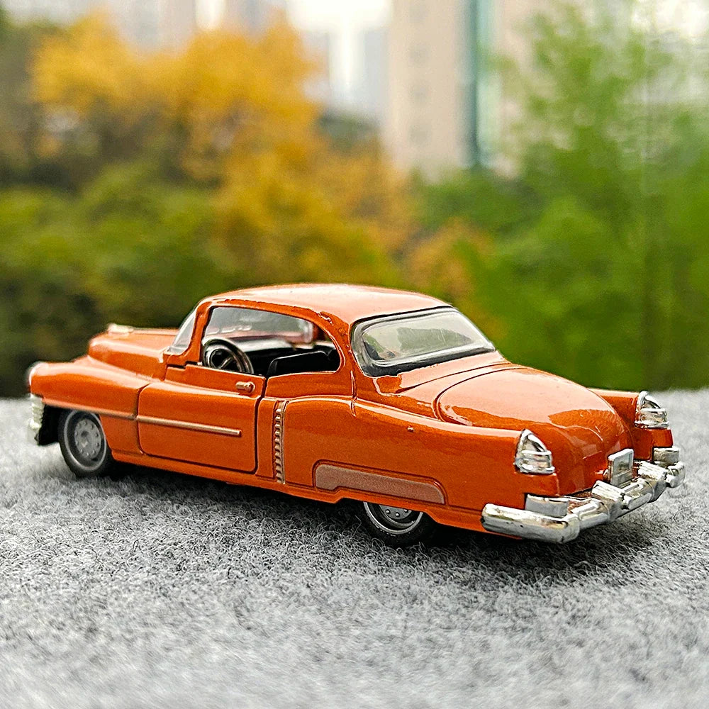 1:32 Alloy Diecast CadillacS Vintage Car Model Classic Pull Back Car Miniature Vehicle Replica For Collection Gift for Kids