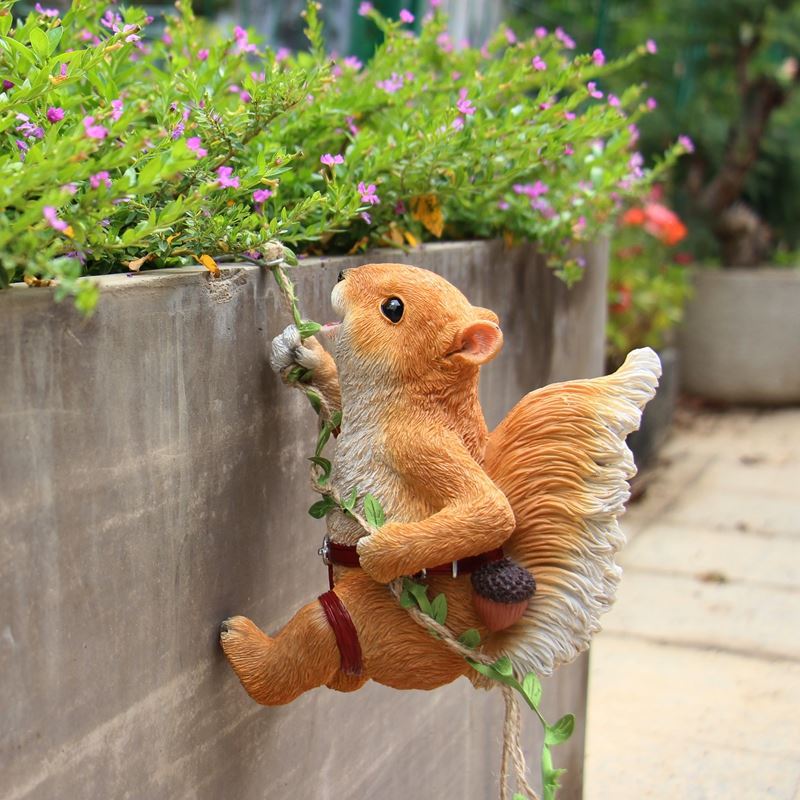 Outdoor Garden Decoration with Cute Squirrel Planters